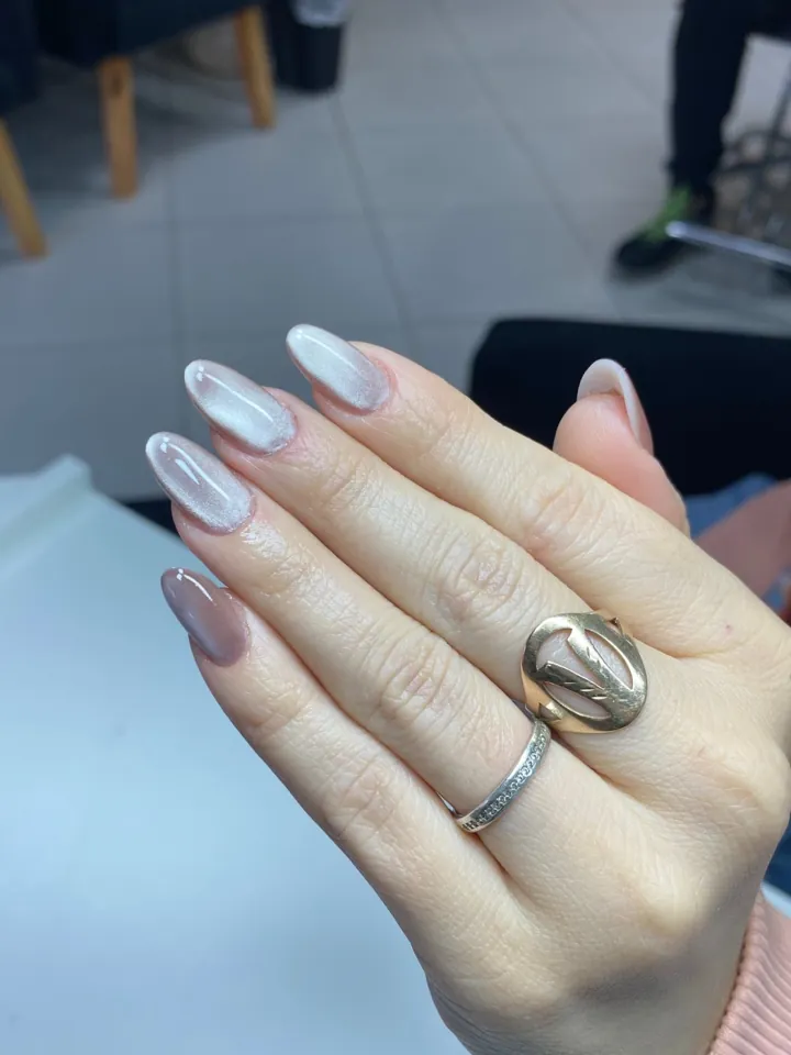 Alongamento com efeito cromado — trabalho do Vanessa Brandão Studio Beauty